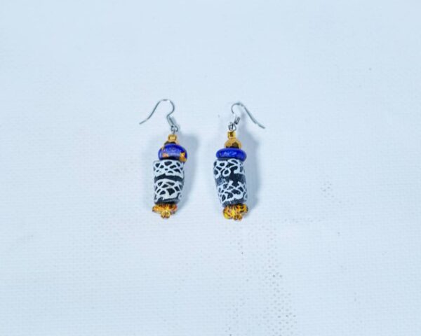 Ehelpbrands earing beaded