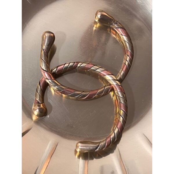 Ehelpbrands Twist Bangle